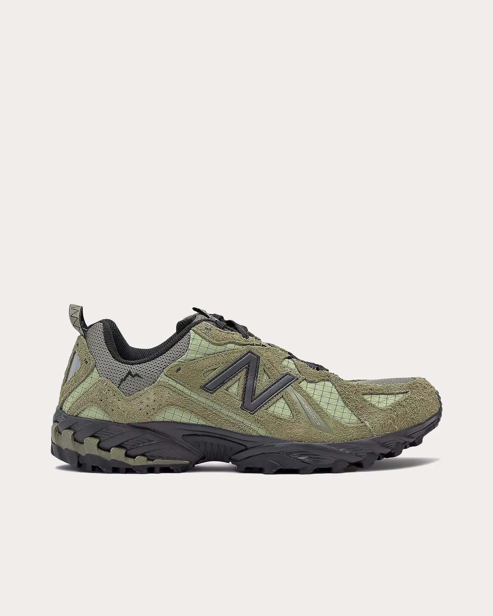 610T Covert Green / Tan / Black Low Top Sneakers