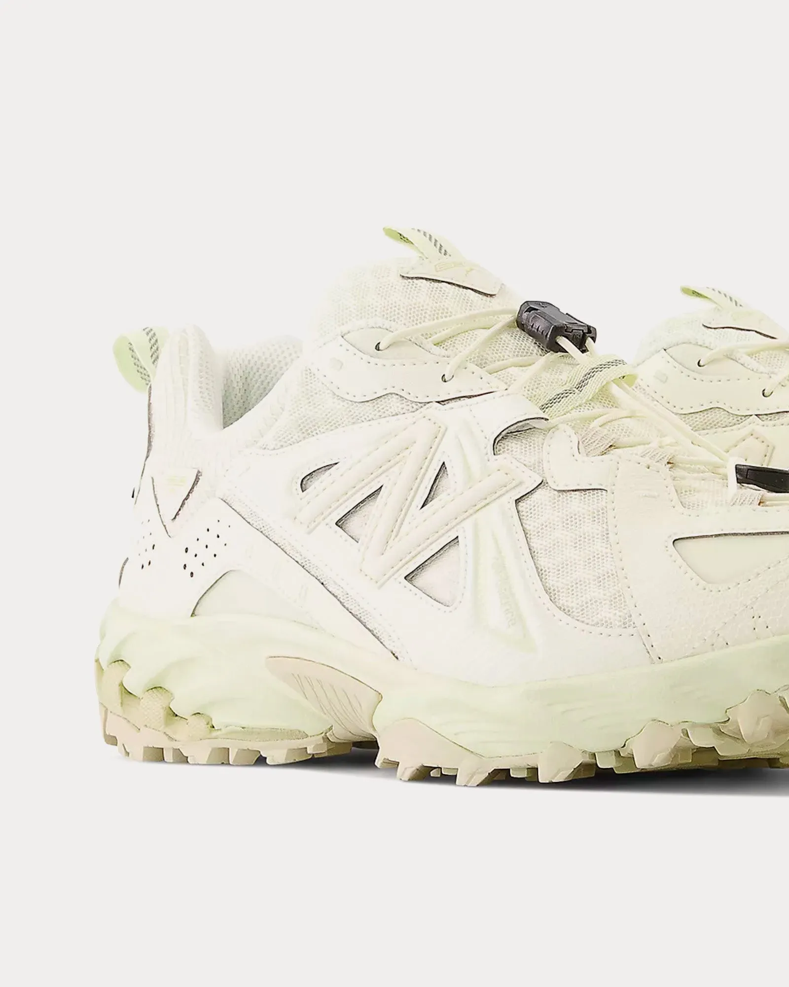610Xv1 Raw Cashew / Pistachio Butter / Turtledove Low Top Sneakers