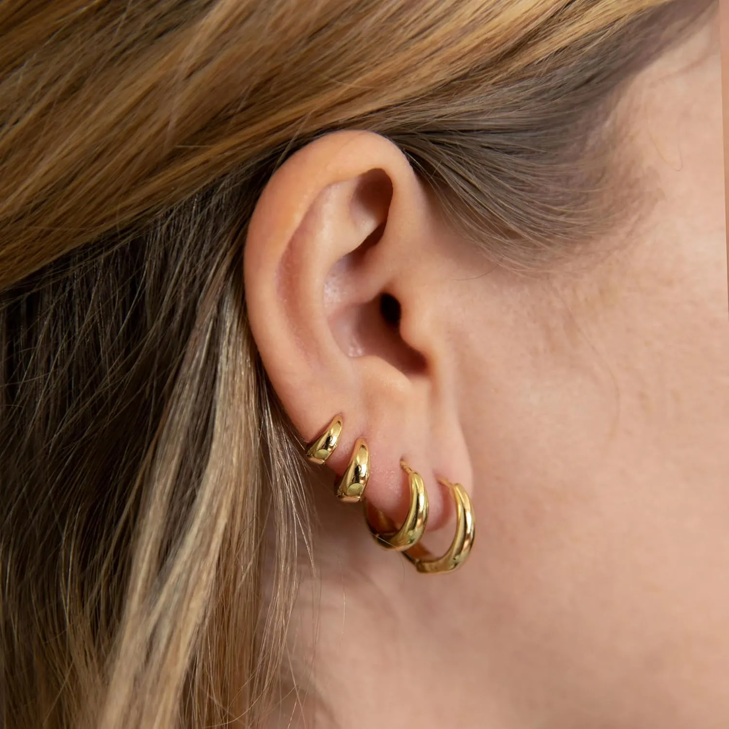 Chunky Gold Huggie Hoop Earrings Set for Women, Small Sterling Silver Cartilage Earring for Multiple Piercing 14K Plated Hypoallergenic Trendy Jewelry, Dainty Thick Stack Earing for Womens Gift
